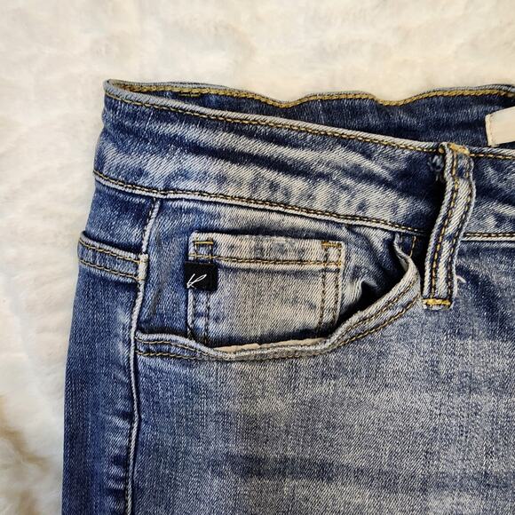 Kancan Embroidered Floral Frayed Distressed Cropped Jeans, Size 5 / Size 26 - Picture 6 of 15